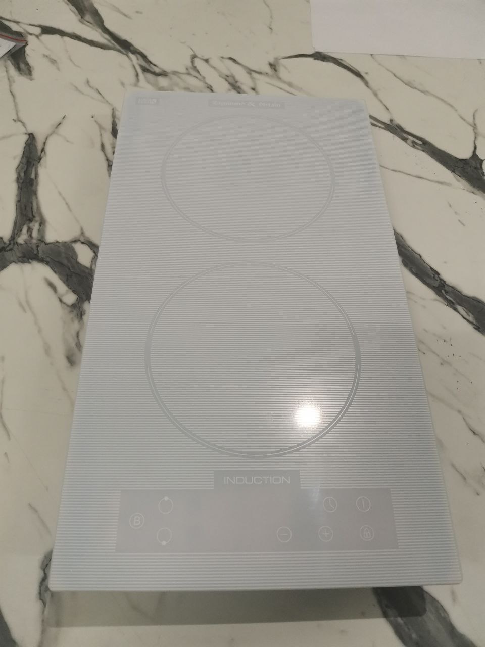 Варочная панель индукционная Zigmund & Shtain CI 33.3 W