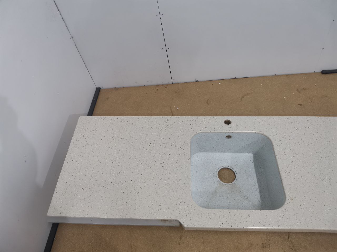 Столешница из искусственного камня  (H=40 мм) (2.750x0.600)