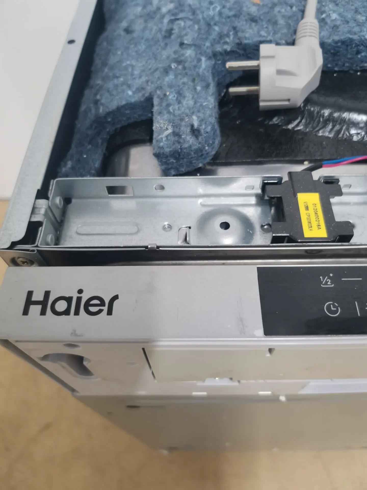 Встраиваемая посудомоечная машина HAIER HDWE11-395RU 