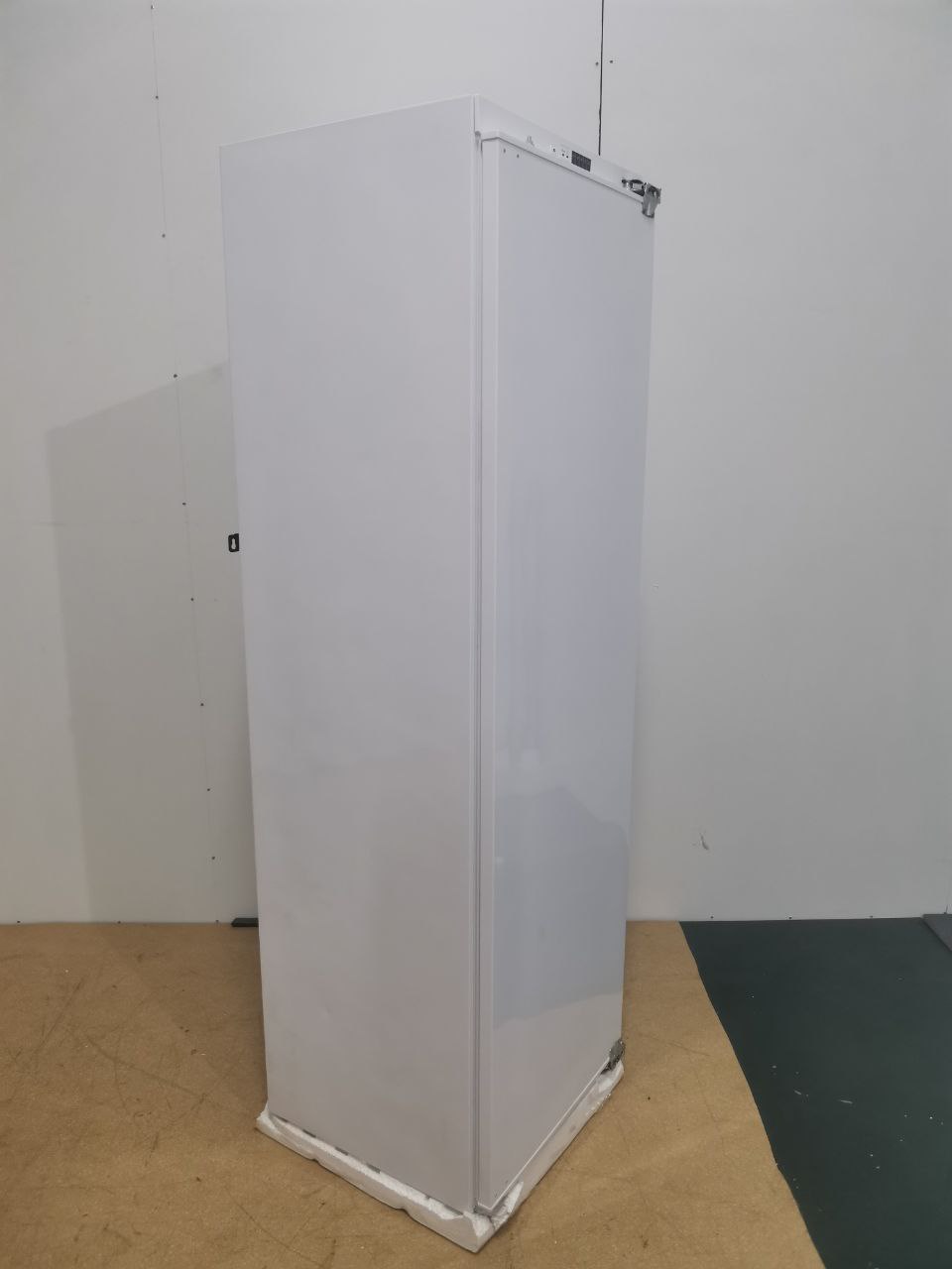 Встраиваемая морозильная камера KORTING KSFI 1833 NF 