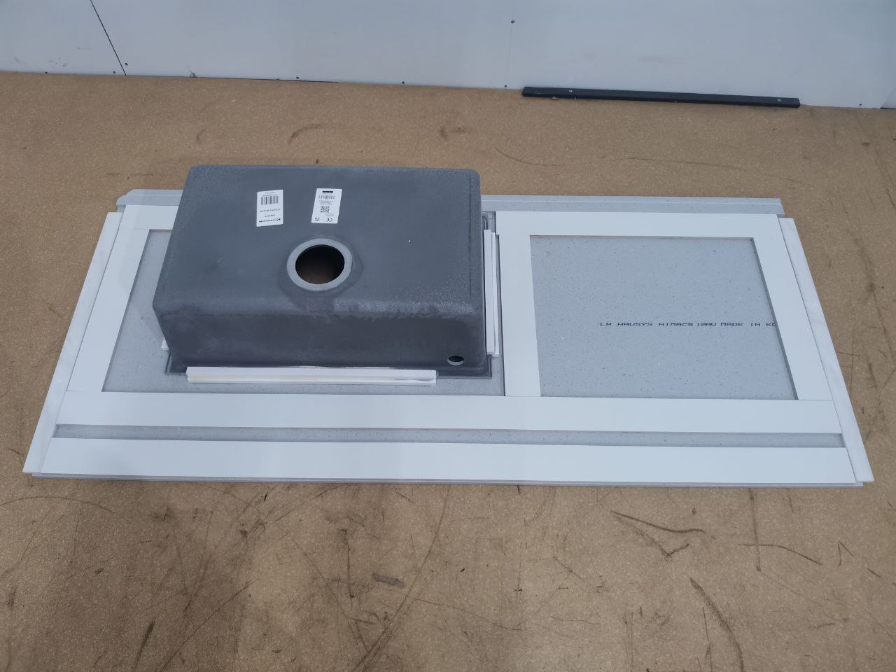 Столешница из ИК 1.570х0.700 (Н=25 мм)