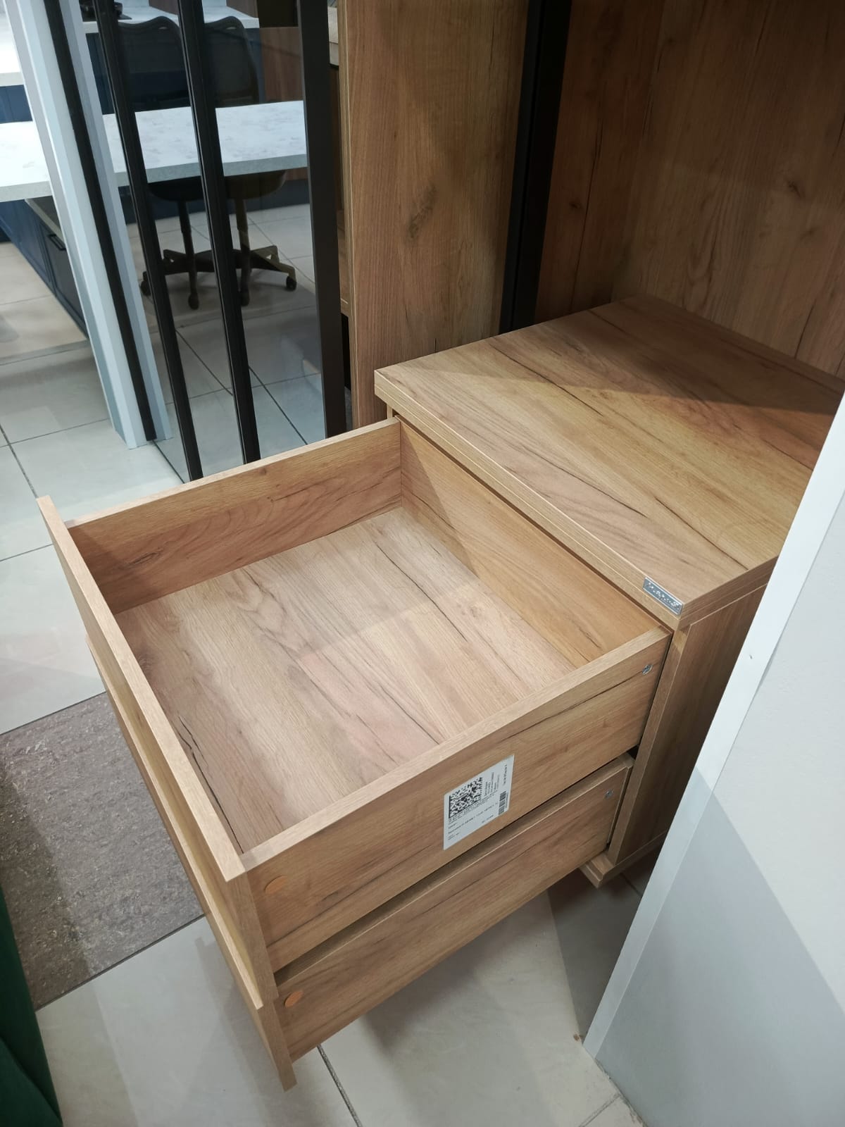 Распашной шкаф 3-х дверный Mixal