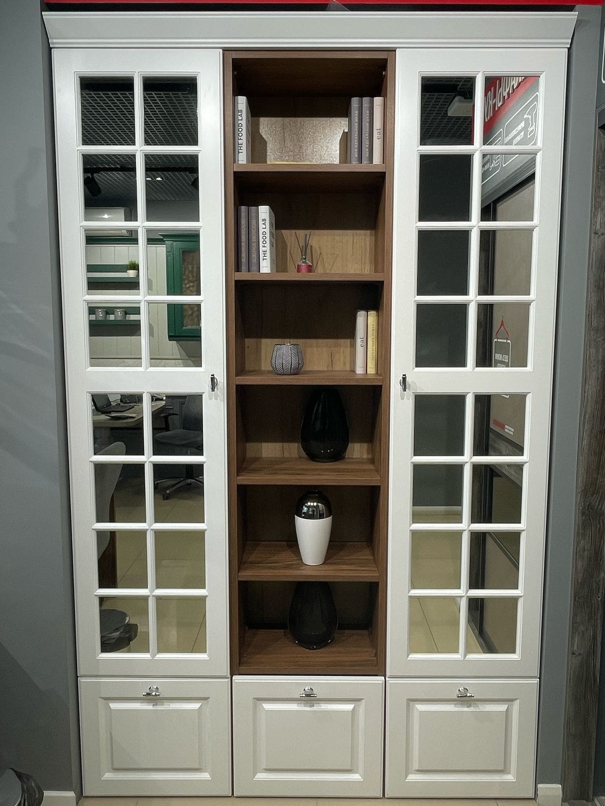 Шкаф-распашной Nicolle