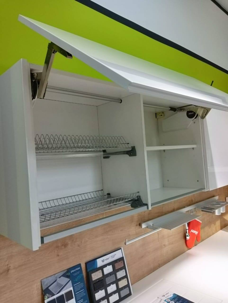 Кухонный гарнитур Эмаль