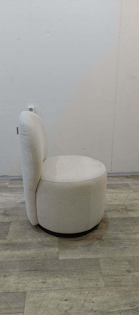 Кресло Ursula молочного цвета