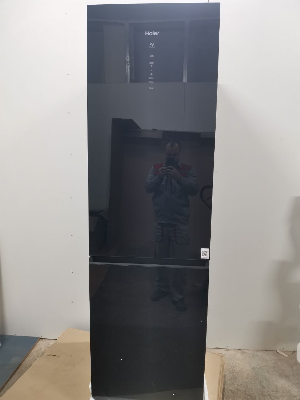 Отдельностоящий холодильник HAIER C4F640CGBGU1