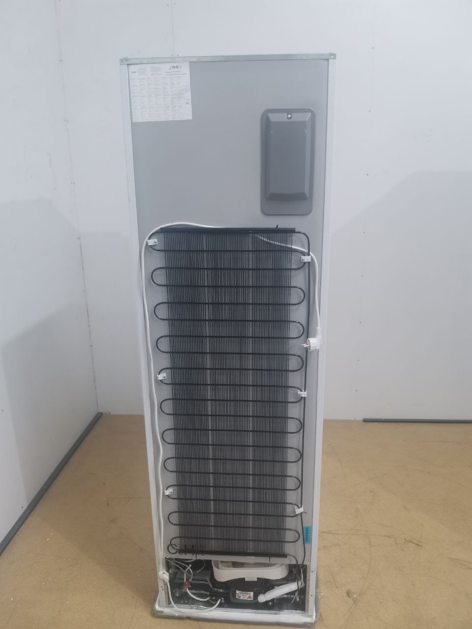 Встраиваемый холодильник Haier HRF236NFRU