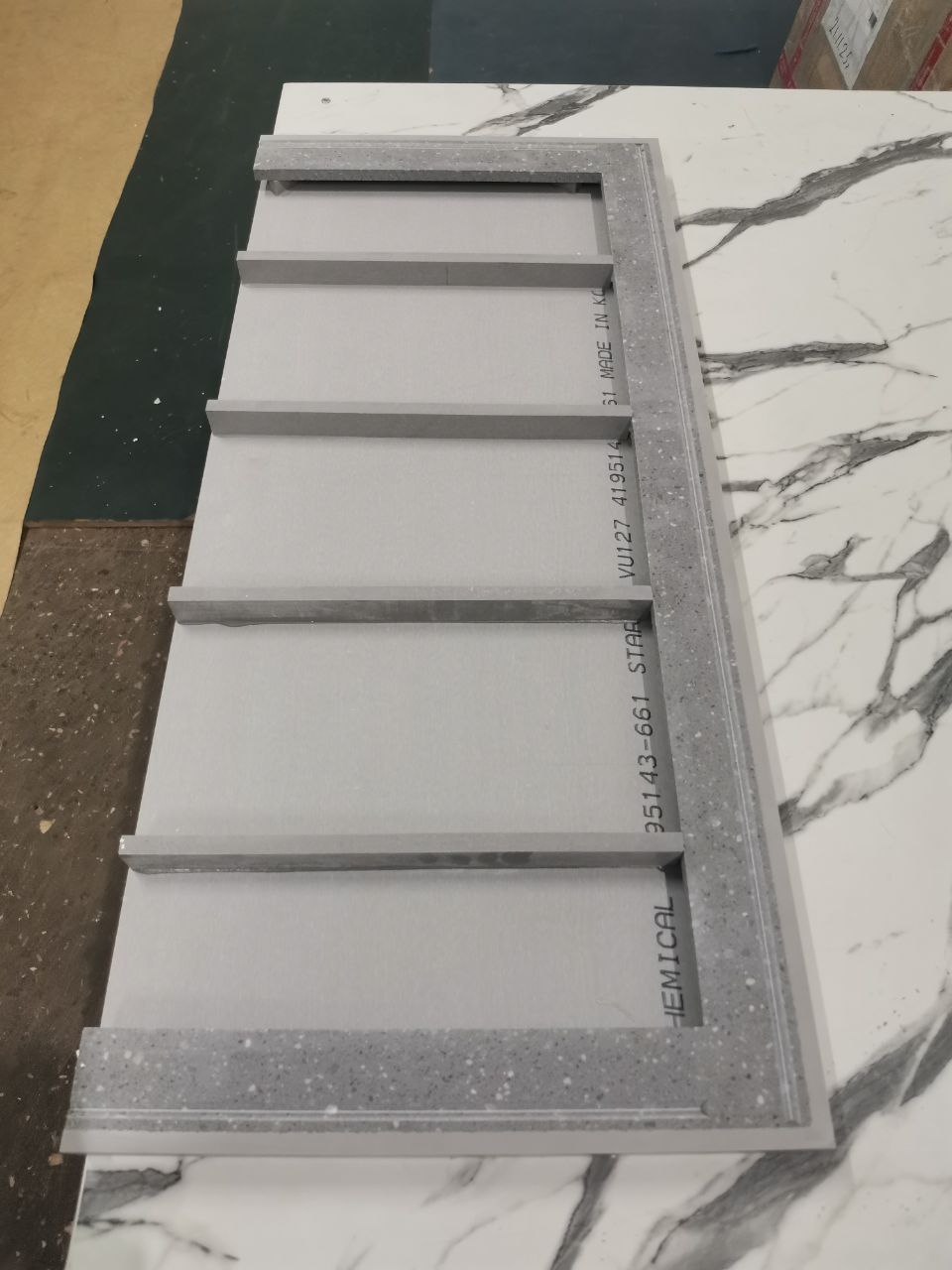 Столешница из ИК 0.900х0.600 (Н=40 мм)