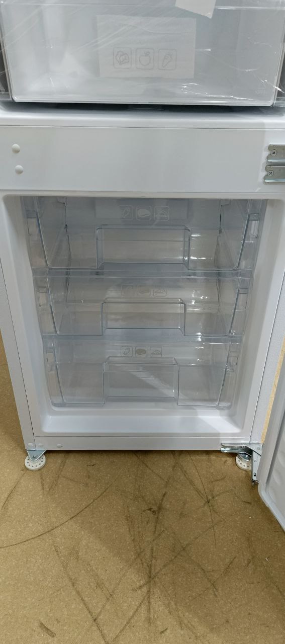 Встраиваемый холодильник Haier HRF236NFRU