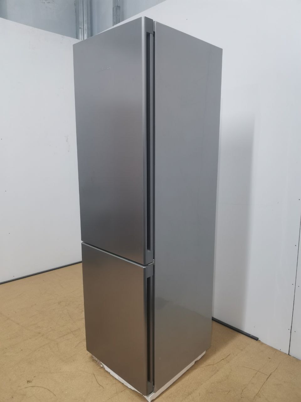 Отдельностоящий холодильник LIEBHERR CNsfd 5723