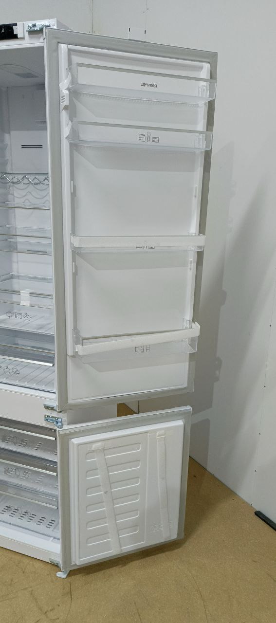 Встраиваемый холодильник Smeg C8194TNE