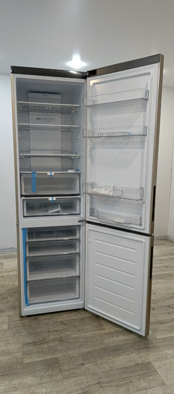 Отдельностоящий холодильник HAIER C4F640CGGU1 