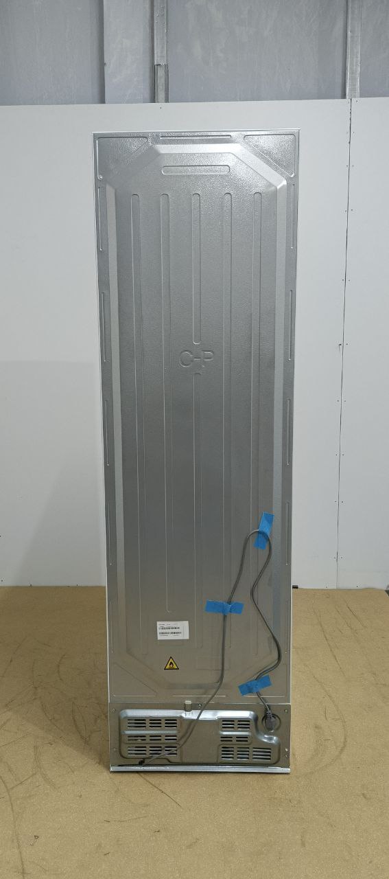 Отдельностоящий холодильник HAIER C2F637CWRG 