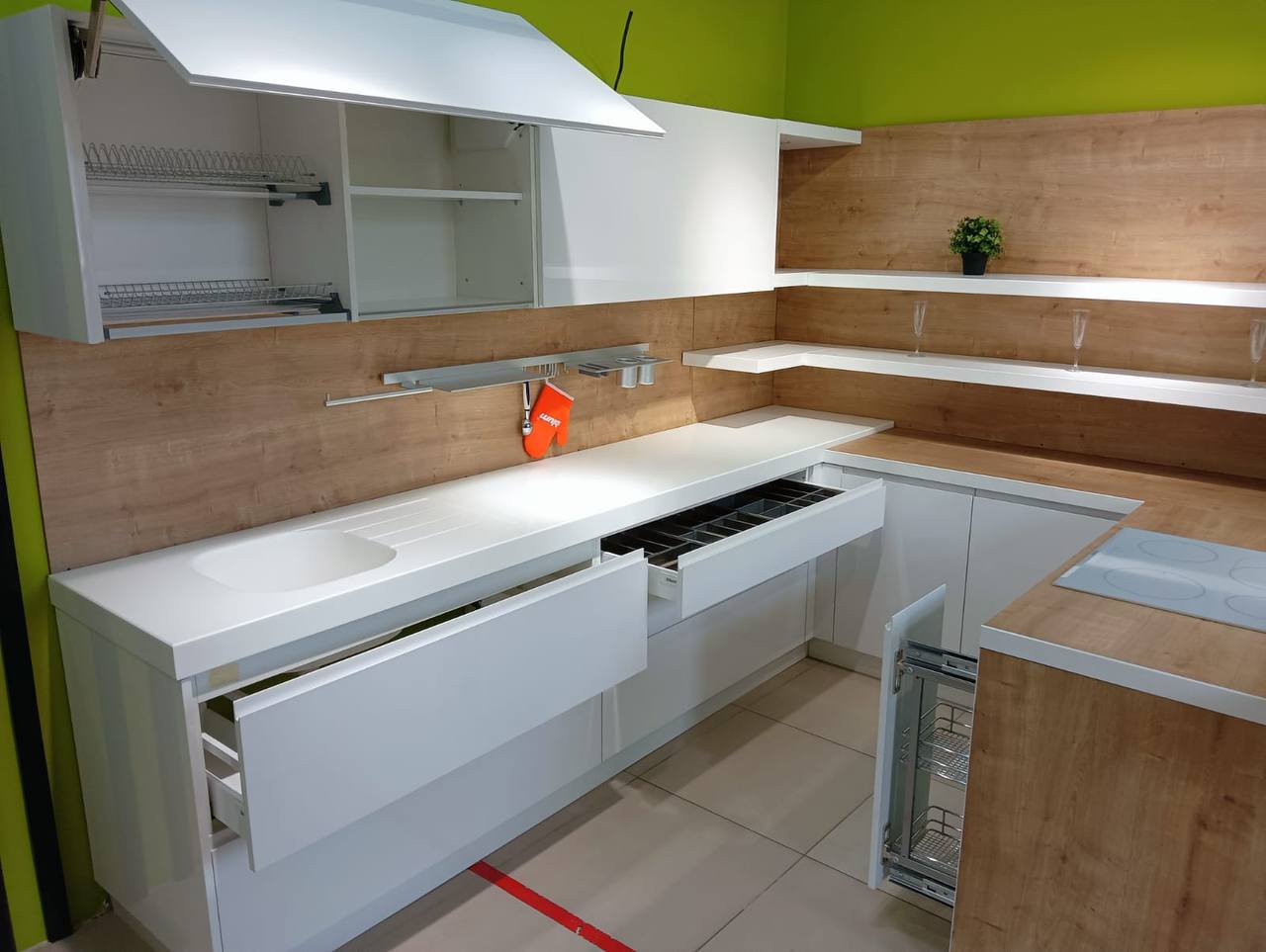 Кухонный гарнитур Эмаль