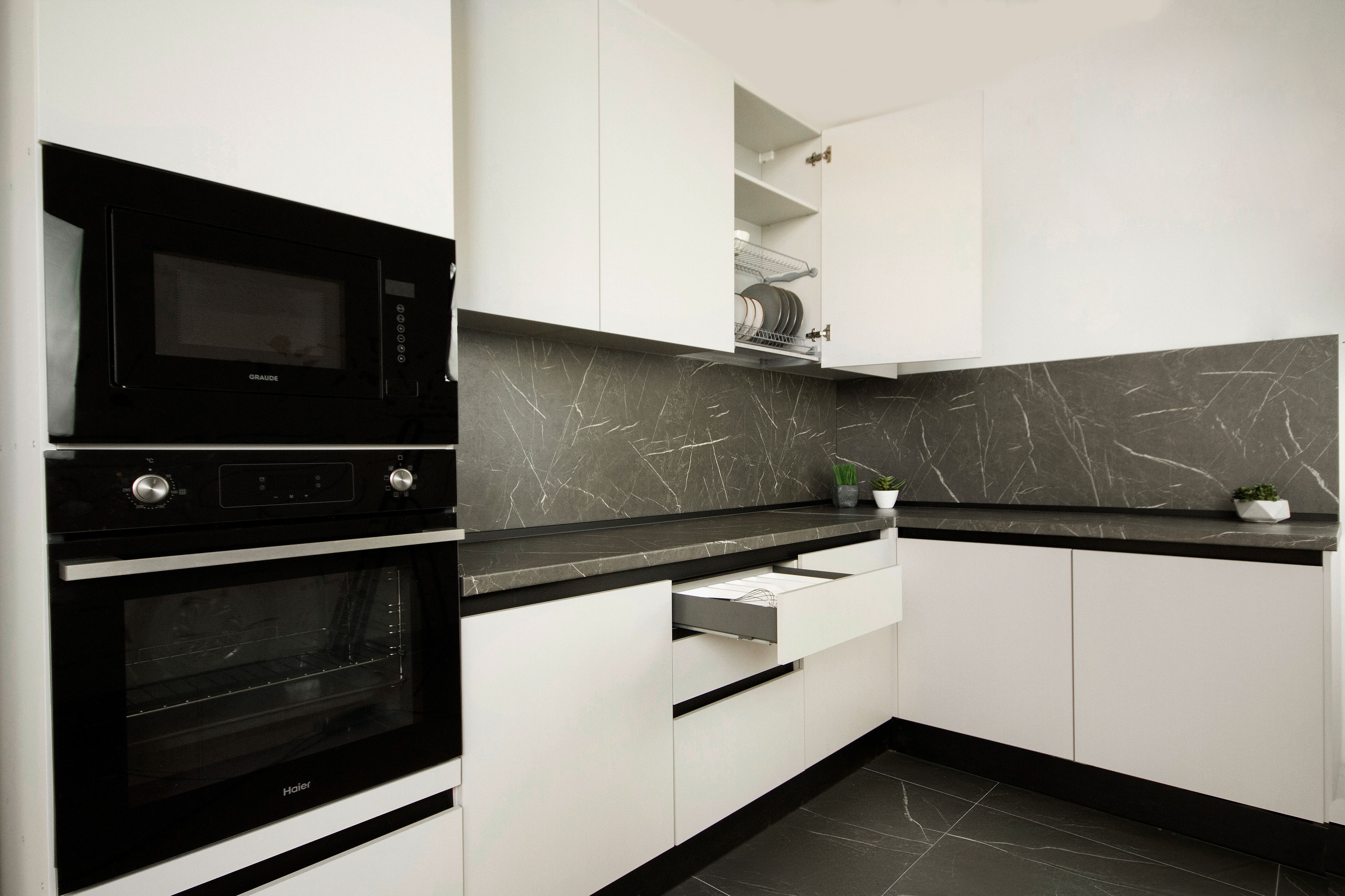 Кухонный гарнитур угловой КС-01, Светло-серый, 300х180 см. без столешницы/стеновой панели