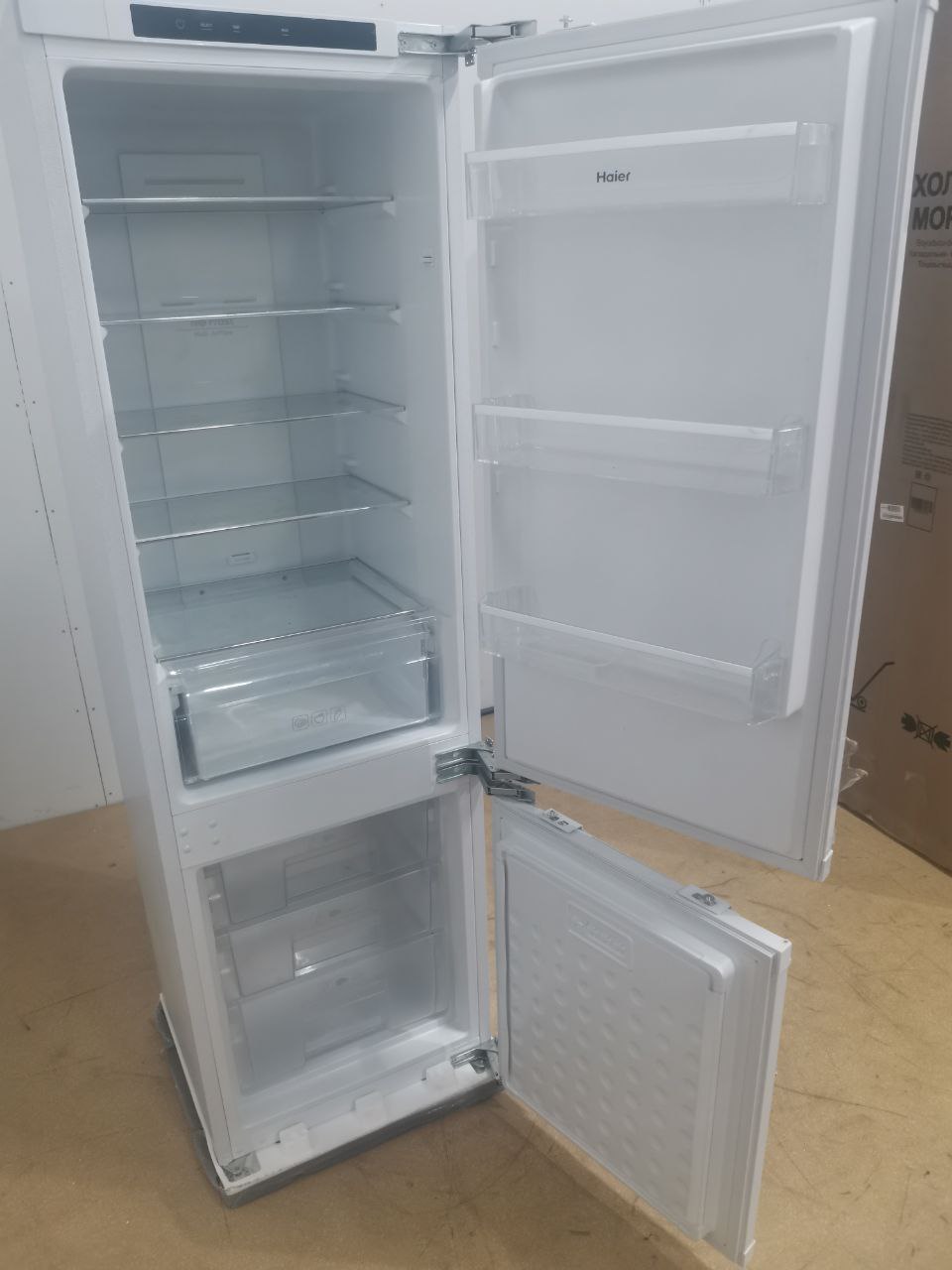 Встраиваемый холодильник Haier HRF236NFRU