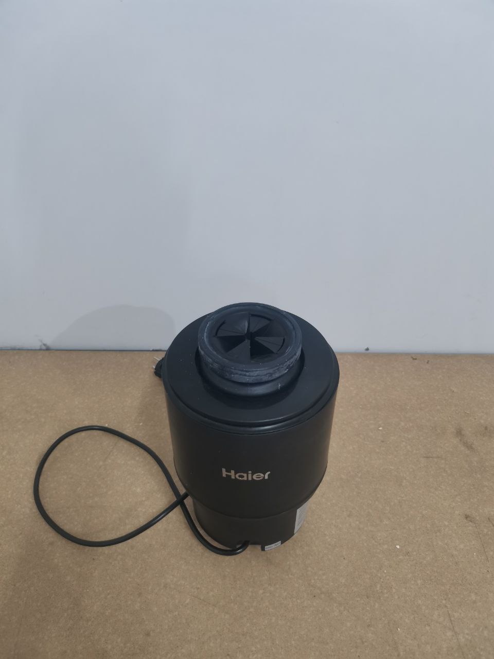 Измельчитель пищевых отходов HAIER HDM-1375B 