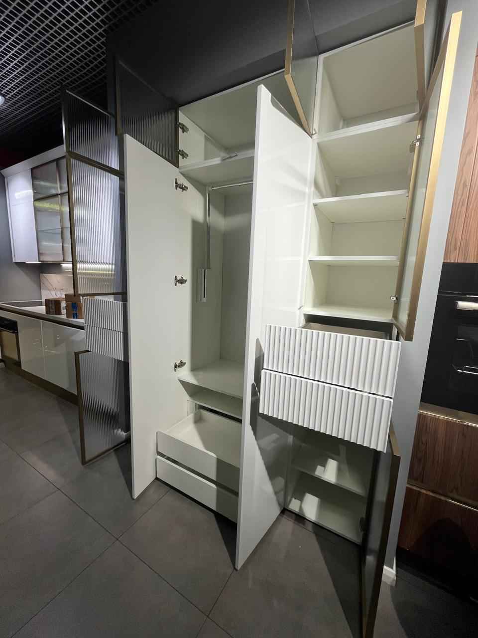 Шкаф модульный распашной Allure