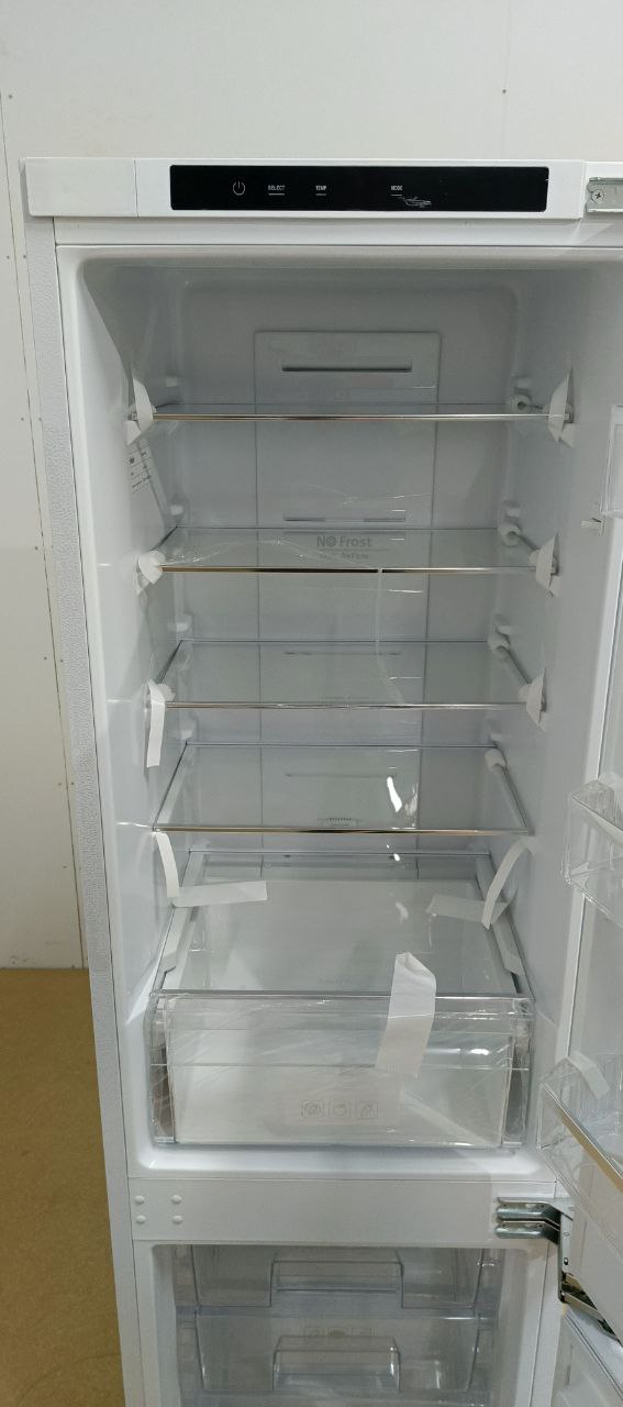 Встраиваемый холодильник Haier HRF236NFRU