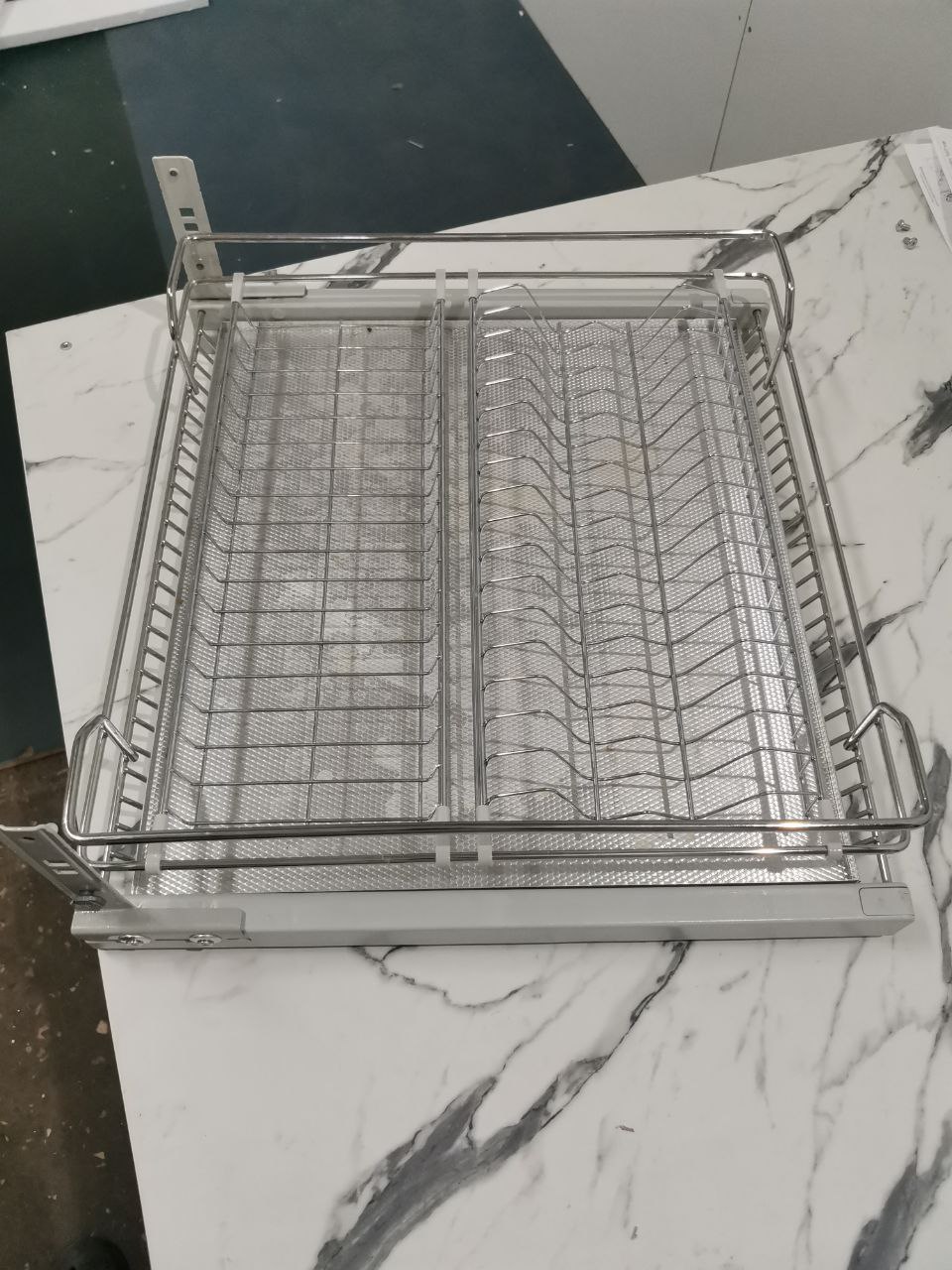 Выдвижная сушка для посуды 600 мм